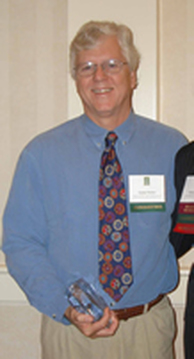 Sandy Prisloe accepting the 2006 Peter S. Thacher Award at the 2006 Fall NEARC Conference